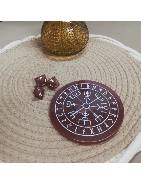 Runeplaat met 3 runestenen