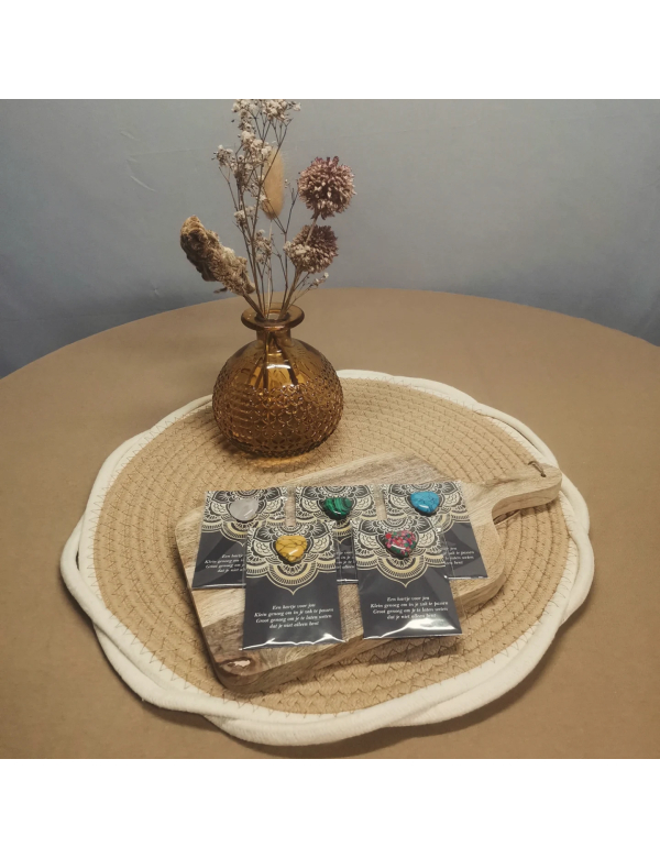 Stenen pocket hug hartjes